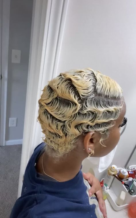 Slick Down Short Hair, Honey Blonde Finger Waves, Blonde Fingerwaves Black Women, Blonde Finger Waves, Finger Waves For Black Women, Sleek Short Hair, Finger Waves Short Hair, Finger Wave Hair, Short Natural Curly Hair