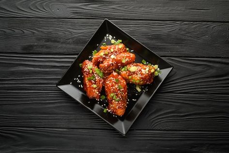 Wings Plating, Wings Chicken, Asian Recipe, Chefs Plate, Chicken Plating, Crispy Chicken Wings, Food Chicken, Hot Wings, Square Plates