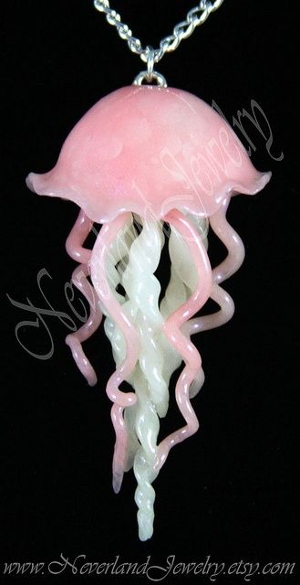 Medusa Jellyfish Necklace, Jellyfish Pendant, Pink Jellyfish, ดินปั้น Polymer Clay, Cute Clay, Fimo Clay, Polymer Clay Charms, Polymer Clay Projects, Polymer Clay Tutorial