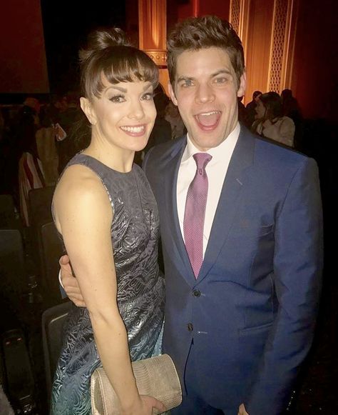 Newsies Jeremy Jordan And Kara Lindsay, Kara Lindsay, Newsies Broadway, Broadway Actors, Broadway Party, Jeremy Jordan, Broadway Plays, Bonnie N Clyde, Broadway Theatre