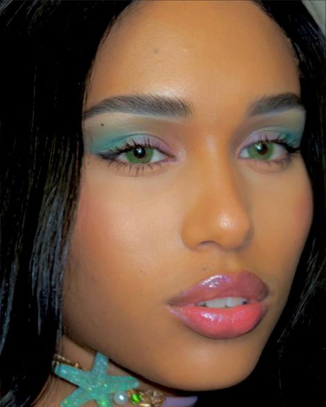 ig: genvegaa Barbie Mermaidia, Mermaid Look, 2023 Barbie, Green Contacts, Brown Skin Makeup, Ethereal Makeup, The Dude, Dope Makeup, Mermaid Makeup