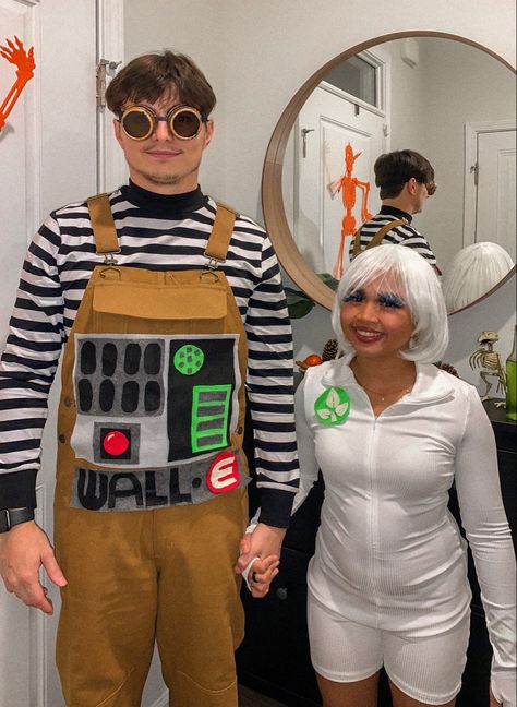 Walle Costume Adult, Wallee And Eve Costumes, Walls And Eva Costume, Walls And Eve Costume, Walle Eva Costume, Pixar Costume Ideas, Wall E And Eva Costume, Wall E Cosplay, Eva And Walle Costume