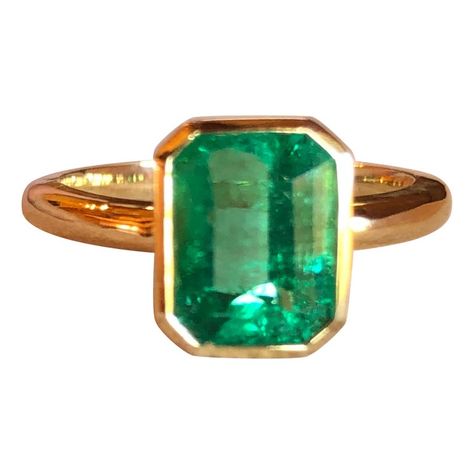 Emerald Gold Ring, Antique Emerald Ring, Green Diamond Rings, Colombian Emerald Ring, Contemporary Engagement Rings, Emerald Cut Engagement, Engagement Ring Unique, Cushion Cut Ring, Emerald Diamond Ring