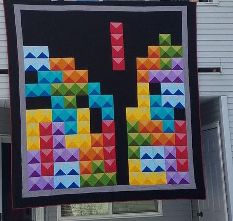 Tetris Quilt Pattern, Tetris Quilt, Patchwork Quilt Ideas, Quilt Pattern Ideas, Post Holiday, Holiday Fabric, New Obsession, Fabric Quilting, Alpha Pattern