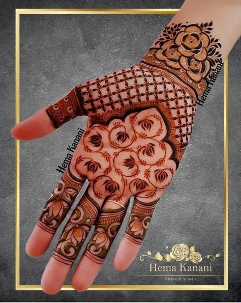 Bandhi Chor Diwas, Open Hairstyles For Chaniya Choli, Front Mehndi Designs Beautiful Latest, Makar Sankranti Mehndi Design, Designer Mehndi Designs Unique, Trendy Mehendi Designs, Designer Mehndi, Palm Mehndi, Palm Mehndi Design