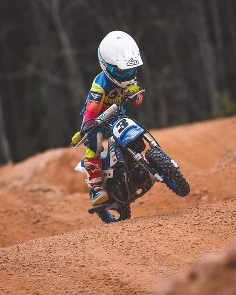 Dirt Bike Couple, Biker Couples, Motocross Photography, Kids Dirt Bike, Pit Bikes, Couple With Baby, Bike Couple, Kids Atv, Biker Couple