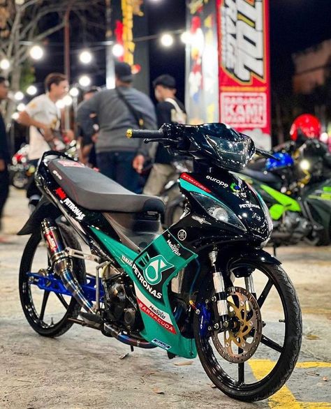 Motor Malaysia, Lc V1, Ozil Mesut, Ex5 Dream, Jdm Wallpaper, Drag Bike, Yamaha Motor, Motor Sport, Biker Life