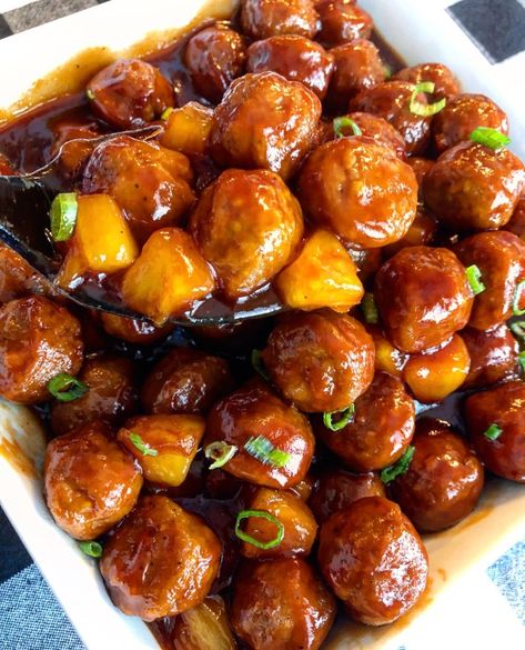 Honey Bbq Meatballs, Teriyaki Pineapple Meatballs, Pineapple Meatballs, Bbq Pineapple, Bbq Meatballs, Glam Kitchen, Honey Bbq Sauce, Meatball Recipes Easy, Crock Pot Meatballs