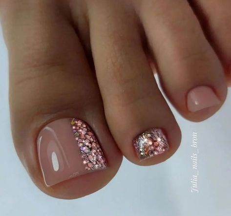 Glitter Pedicure Ideas, Dark Purple Toe Nails, Rose Gold Pedicure, Birthday Pedicure, Pedicure Ideas Summer 2024, Red Pedicure Ideas, Classy Pedicure, Pedicure Ideas Summer, Pedicure Rosa