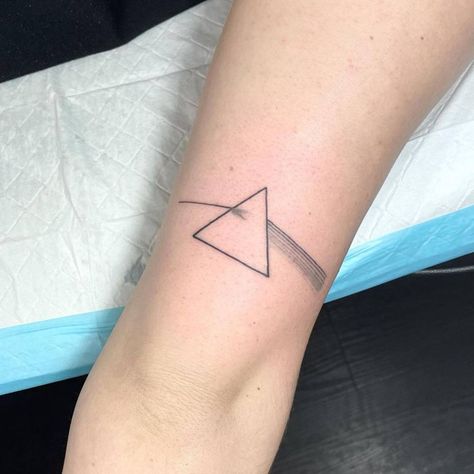 Dark Side Of The Moon Tattoo, Olive Tattoos, Rock Music Tattoo, Album Cover Tattoo, Andy Tattoo, The Moon Tattoo, Olive Tattoo, Leg Tats, Pink Floyd Tattoo