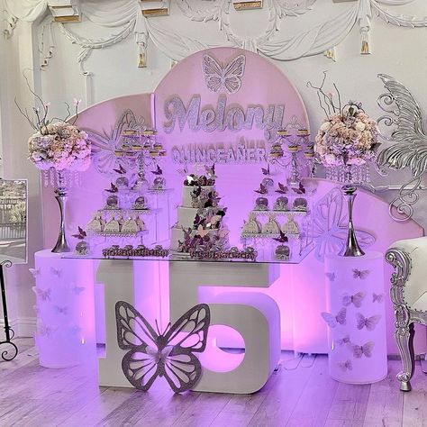 Sweet Sixteen Lilac Theme, Lavender Quinceanera Centerpieces, Quinceanera Nail Ideas, 15 Decorations Ideas, Purple Quinceanera Ideas, Butterfly Quinceanera Theme, Purple Quinceanera Theme, Butterfly Sweet 16, Quince Centerpieces