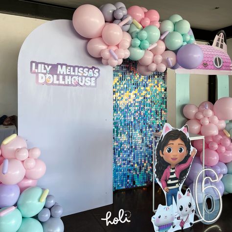 Gabbys Dollhouse Balloon Decor, Gabbys Dollhouse Backdrop, Gabbys Dollhouse Balloon Arch, Gabby Doll House Birthday Party, Gaby Dollhouse Party Ideas, Gabby Dollhouse Party, Gabbys Dollhouse Birthday Party, Gabby Party, Aaliyah Birthday