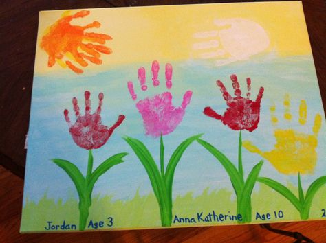 Mothers Day Drawings, Spring Crafts Preschool, معرض فني, Crafts Spring, May Crafts, Toddler Arts And Crafts, Kids Canvas, Handprint Craft, Handprint Crafts