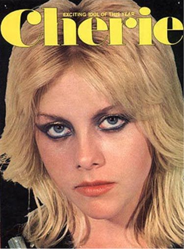 1970's Cherie Curry Chicas Punk Rock, Cherie Currie, Dark Wave, People Pictures, Women Of Rock, Riot Grrrl, Joan Jett, Women In Music, I'm With The Band