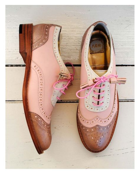 ABO pink brogues #brogues #oxfords #pastels Oxford Shoes Outfit, Shoe Sketches, Latest Shoe Trends, Pink And Brown, Brown Shoes, Gorgeous Shoes, New Balance Shoes, Pretty Shoes, Perfect Shoes