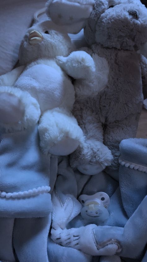 Blue Sleepy Aesthetic, Ageregre Blue, Age Reggresion Aesthetic Wallpaper, Age Reggresion Wallpaper, Little Boy Space Aesthetic, Boyre Aesthetic, Sleepycore Aesthetic, Little Safe Space Aesthetic, Little Spaces Aesthetic