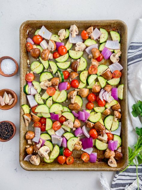 Zucchini Mushrooms Tomatoes, Mushroom Tomato Recipe, Slow Cooked Green Beans, Oven Roasted Zucchini, Veggie Medley, Zucchini Mushrooms, Easy Vegetable Side Dishes, Oven Vegetables, Zucchini Tomato