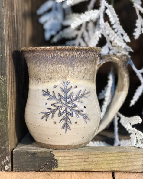 Ceramic Mugs Wheel Thrown, Mugs Pottery, Painting Pottery, Clay Designs, Tassen Design, Ceramics Ideas, Wheel Thrown Pottery, Pottery Glazes, Pottery Shop