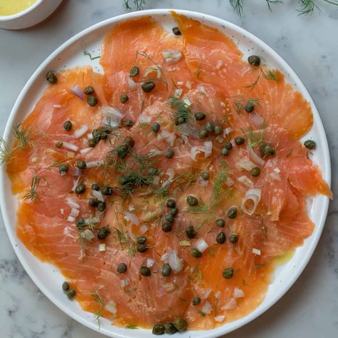 Recipe With Capers, Salmon Carpaccio, Carpaccio Recipe, Cilantro Parsley, Capers Recipe, Homemade Mustard, Dill Salmon, Frozen Salmon, Fresh Salmon