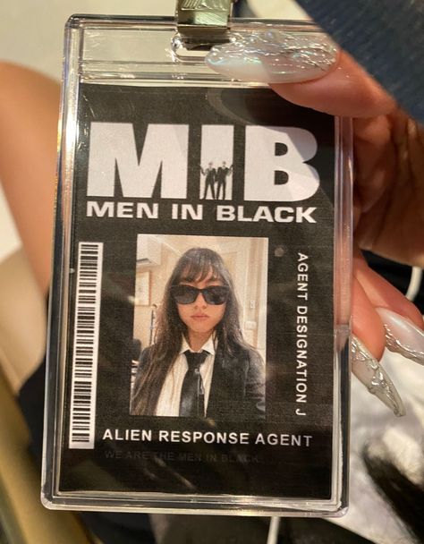 Men In Black Photoshoot Ideas, Men In Black Nails, Men In Black Name Tag, Men In Black Halloween Costume Girl, Black Men Costumes Halloween, Men In Black Girls Costume, Mib Aesthetic, Nail Inspo Men, Black Outfit Halloween Costume