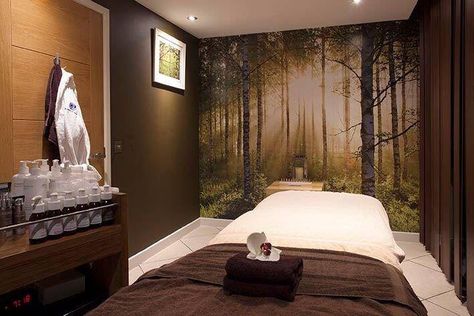 Spa Therapist, Castle Hotels In Ireland, Spa Massage Room, Massage Room Design, Massage Therapy Rooms, Couples Spa, Castle Hotel, Spa Room, Spa Design