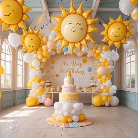 Sun Cakes Birthday, Sun Theme Birthday Party Decorations, Sun Centerpiece Ideas, Sun Themed Cake, Sunshine Theme Birthday Party, Sun Themed Birthday Party, Sunshine Birthday Cakes, Sunshine Birthday Theme, Naming Ceremony Decoration