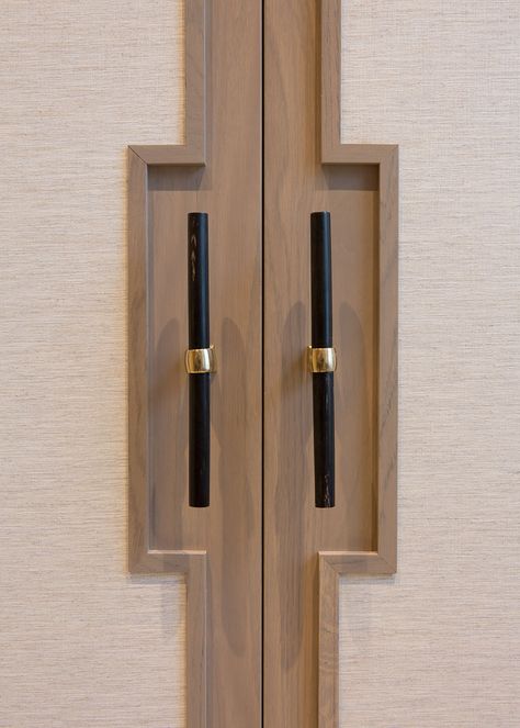 Bespoke Handles, Closet Door Handles, Millwork Details, Asma Kat, Door Handle Design, Wardrobe Door Designs, Joinery Details, Wardrobe Handles, Wardrobe Design Bedroom