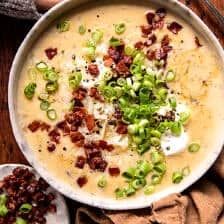 Easy Spicy Baked Potato Soup - Half Baked Harvest Spicy Baked Potato Soup, Creamy White Chicken Chili, Sweet Potato Skins, Loaded Potato Soup, Baked Potato Soup, Half Baked, Healthy Slow Cooker, Chicken Tortilla, Soups Stews