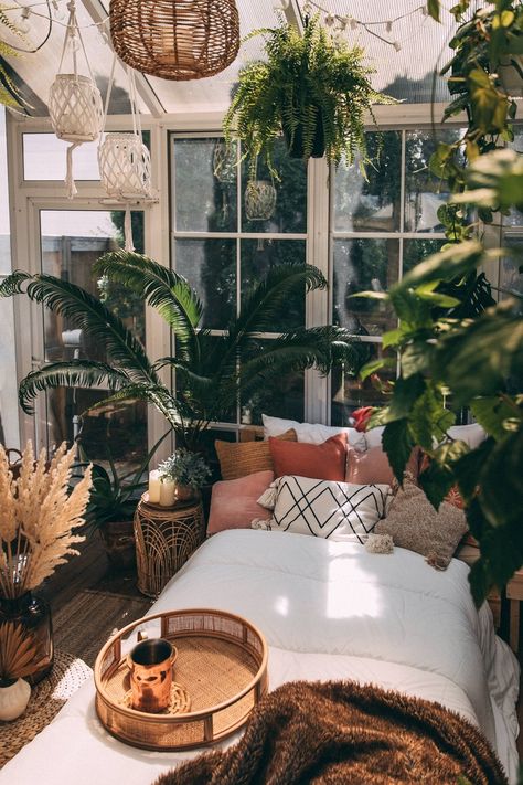 Sunroom Photoshoot, Sunroom Ideas Bohemian, Bohemian Sunroom, Slapped In The Face, Sunroom Bedroom, Boho Sunroom, Sunroom Decor, Boho Apartments, Aztec Decor