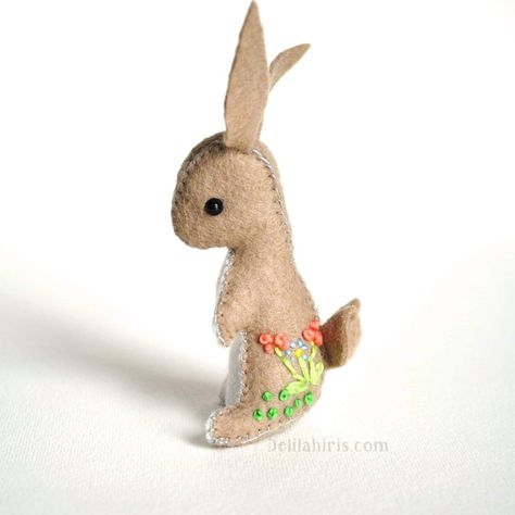 Felt Bunny Pattern Free, Felt Animal Patterns Free Templates, Hand Sewing Patterns, Toy Sewing Patterns, Bunny Sewing Pattern, Diy Felt Animals, Bunny Sewing, Embroidery Animals, Embroidered Bunny