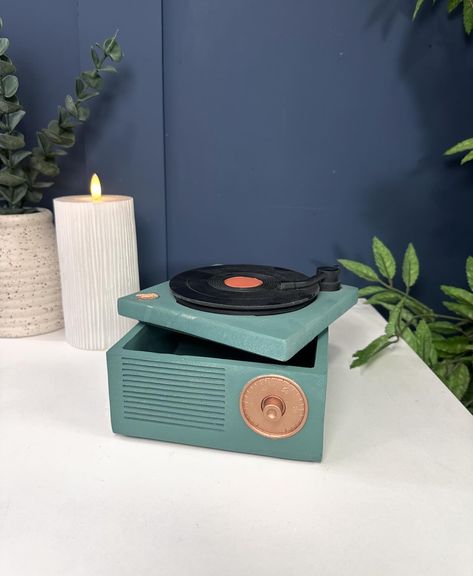 How cute is this mini gramophone record player trinket box ?! Available now in our shop Cosy-Casa.co.uk https://cosycasahome.etsy.com/listing/1756951271 #cosycasa #homedecor #homeaccessories #gramophone #recordplayer Clay Record Player, Clay Record, Gramophone Record, Record Player, Dry Clay, Air Dry Clay, Trinket Boxes, Air Dry, Home Accessories