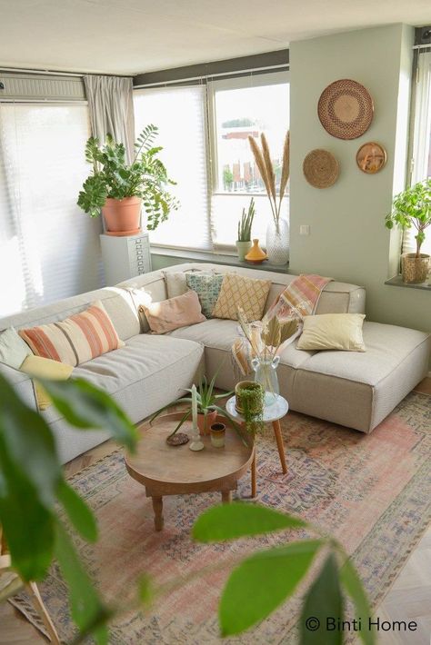 Sage Living Room, Pastel Living Room, Bold Eclectic, Cottagecore Kitchen, Beige Living Rooms, Pink Living Room, Creative Bedroom, Beautiful Home Designs, Modern Farmhouse Living Room