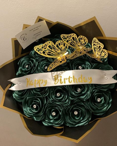 18 count dark green bouquet💚💚 - - #ribbonroses #explorepage #ribbonbouquet #eternalroses #smallbusiness Bouquet Of Flowers Ribbon, Dark Green Bouquet, Ribbon Flowers Bouquet, Green Bouquet, Ribbon Bouquet, Bday Gift, Bouquet Ideas, Ribbon Roses, Green Ribbon