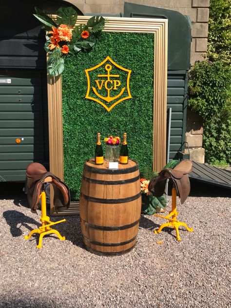 #horseboxbar #wedding #branding #Bars #barstools #veuceclicquot #champagne Champagne And Beer Wall Wedding, Outdoor Champagne Bar, Selfie Wall Ideas Restaurant, Selfie Wall Ideas Photo Backdrops, Bar Activation, Winery Selfie, Beer Activation, Cocktails To Go, Selfie Walls