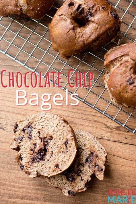 Sweet Bagel Recipe, Chocolate Chip Bagel Recipe, Chocolate Chip Bagel, Chocolate Chip Bagels, Bagel Recipe Easy, Bagel Bites, Homemade Chocolate Chips, Breakfast Bagel, Bakers Gonna Bake