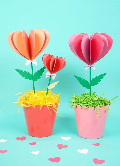 Paper Balloon, Easy Valentine Crafts, Rose Crafts, Kid Friendly Crafts, Decorated Flower Pots, Paper Flower Crafts, How To Make Paper Flowers, Paper Flowers Craft, Giant Paper Flowers