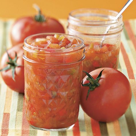 Garden Tomato Relish Recipe -What a great way to use your garden harvest—and have a tasty relish on hand for hotdogs, hamburgers and other dishes. Why not share a jar with a friend or neighbor? —Kelly Martel, Tillsonburg, Onario Onion Relish Recipe, Salad Art, Recipe Tomato, Salad Appetizer, Relish Recipe, Garden Tomatoes, Tomato Relish, Red Onion Relish, Relish Recipes