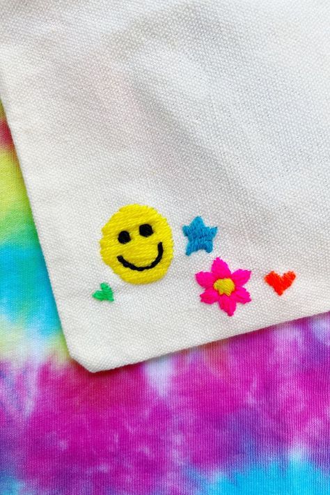 Happy Face Embroidery, Embroidery Smiley Face, Embroidery Satin Stitch, Smiley Face Embroidery, Smiley Embroidery, Smile Embroidery, Happy Embroidery, Embroidered Smiley Face, Neon Embroidery