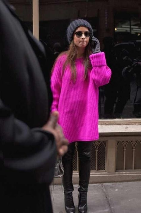 Hot pink Hot Pink Sweater Outfit, Pink Sweater Outfit, Mohair Sweaters, Simple Winter Outfits, Hot Pink Sweater, Miroslava Duma, Pink Jumper, Radiant Orchid, Moda Chic