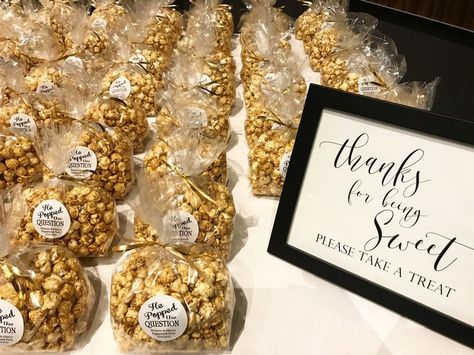 Movie Themed Wedding Favors, Movie Themed Wedding Invitations, Wedding Movie Theme, Movie Themed Wedding Centerpieces, Movie Wedding Theme, Film Theme Wedding, Cinema Themed Wedding, Movie Theater Wedding, Movie Themed Wedding