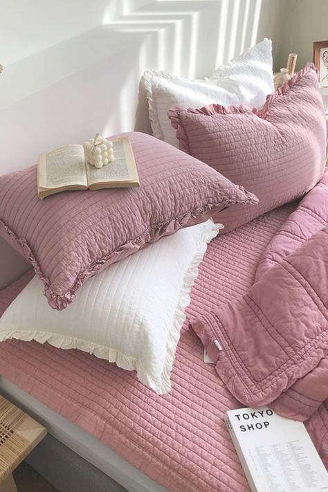 Pink Bedsheet, Bedsheet Design, Home House, By Grace, Cute Pink, White Green, Bed Sheets, We Heart It, Lost