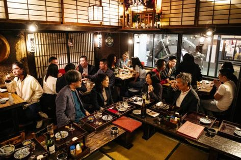 A Beginner's Guide to Japanese Izakaya | Tokyo Cheapo Interior Design Japanese, Japanese Izakaya, Day Trips From Tokyo, Red Tent, Edo Era, Train Tracks, Movie Photo, 인테리어 디자인, Beginners Guide