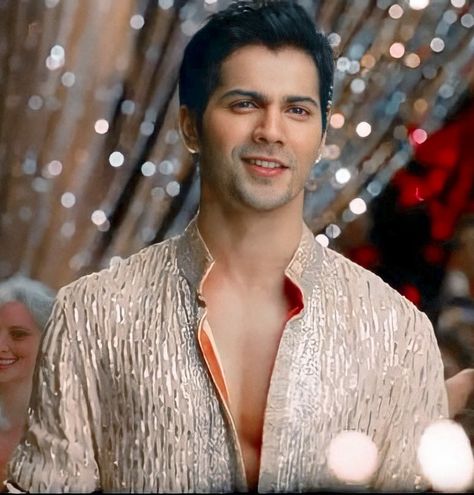 Srk Photo, Varun Dhawan Wallpaper, Varun Dhawan Photos, Sherwani For Men Wedding, Student Of The Year, Sherwani For Men, Indian Actors, Men's Ethnic Wear, Pose Style