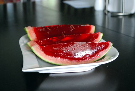 Watermelon Jello Shots Jello Shots With Rum, Shots With Rum, Lemon Drop Jello Shots, Jelly Watermelon, Watermelon Jello Shots, Beer Stew, Watermelon Jello, Mini Watermelon, Chili Rice