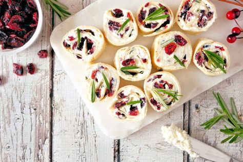 Cranberry Cream Cheese Pinwheels, Cranberry Pinwheels, Quick Party Appetizers, Turkey And Cranberry, Cream Cheese Pinwheels, Tortilla Pinwheels, Spicy Turkey, Cheese Pinwheels, Tortilla Rolls