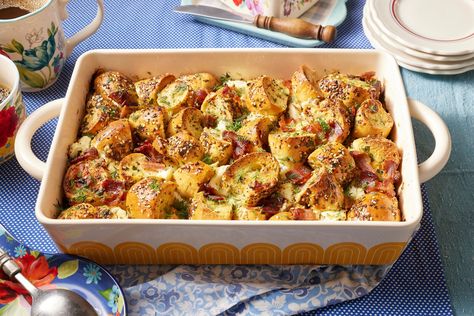 Everything Bagel Casserole Is the Stuff of Breakfast Dreamsthepioneerwoman Everything Bagel Casserole, Bagel Casserole, Bagel Brunch, Everything Bagels, Everything Bagel Seasoning, Brunch Casserole, Breakfast Bagel, Bagel Seasoning, Breakfast Casserole Easy