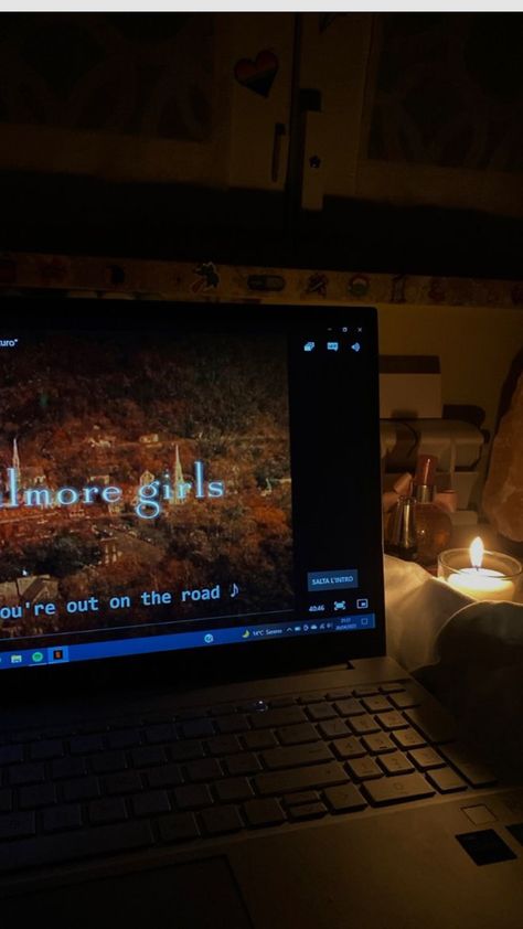 Watching Gilmore Girls Aesthetic, Watching Tv Aesthetic, Laptop Aesthetic, Watch Gilmore Girls, Odd Couples, Girls Watches, 2024 Vision, College Life, Gilmore Girls