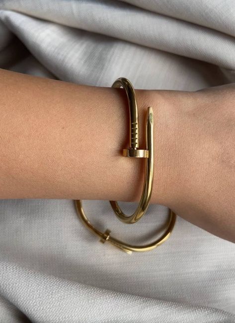 Bracelets Elegant, Bracelet Craft, Nail Bracelet, Trendy Products, Bracelet Elegant, Bracelet Craft Diy, Jewelry Accessories Ideas, Gold Bracelets, Bracelet Crafts