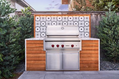 Bbq Station Ideas, Bbq Station Ideas Backyards, Small Patio Kitchen Ideas, Bbq Station, Backyard Dining, Outdoor Shelves, Patio Pictures, Outdoor Grill Station, Built In Banquette