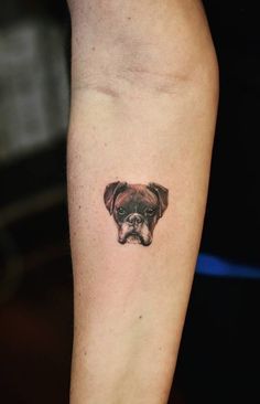 Dog Tattoo Ideas Memorial, Tattoo Ideas Memorial, Dog Tags Tattoo, Boxer Dog Tattoo, Boxer Tattoo, Tattoo Homme, Small Dog Tattoos, French Bulldog Tattoo, Dog Tattoo Ideas